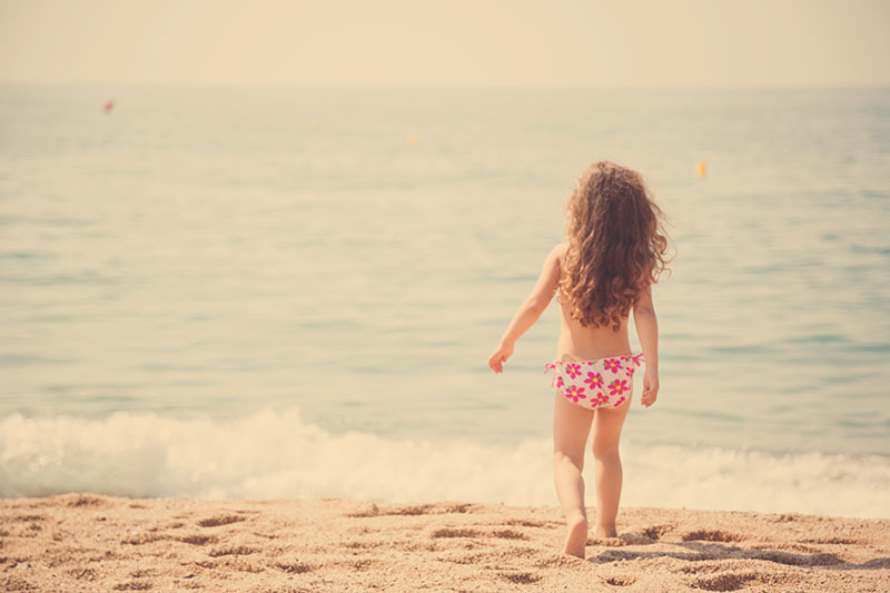 Family photo session in Barcelona – relaxed and natural family photography